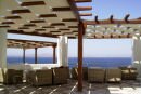 Terrasse d'un h&ocirc;tel en Gr&egrave;ce